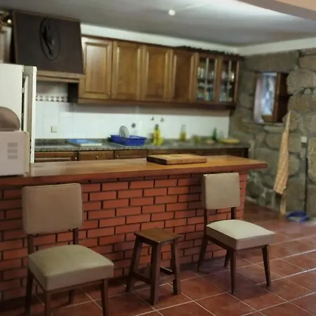 Casa De Fundevila Casa de Férias