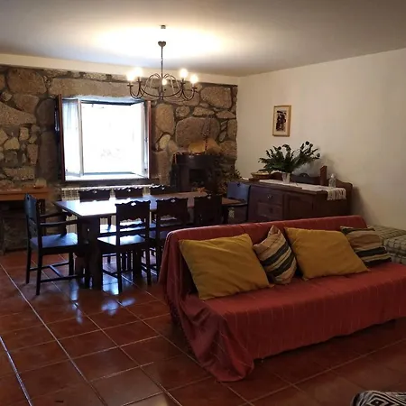 Casa de Férias Casa De Fundevila *
